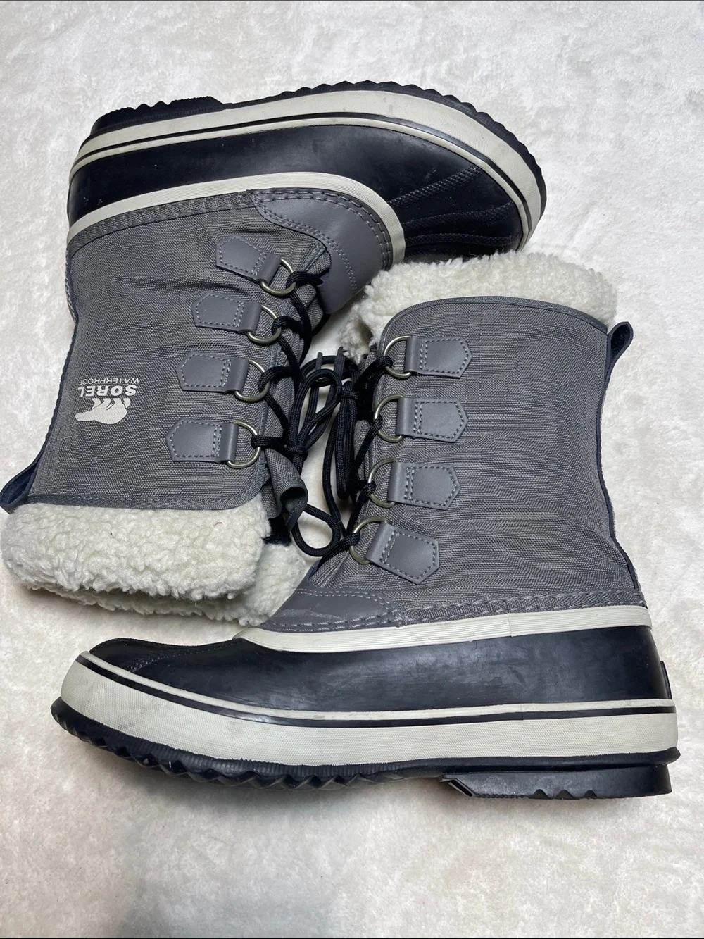 Sorel Gray and Black Waterproof Sherpa-Lined Lace-Up Boots Size 9 women’s